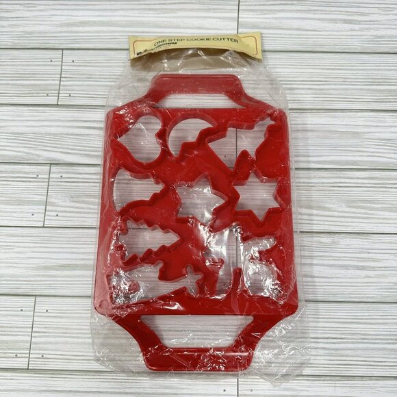 Christmas Around The World Cookie Cutter Mold One Step Pan Plastic 9 design Vtg - Picture 3 of 11